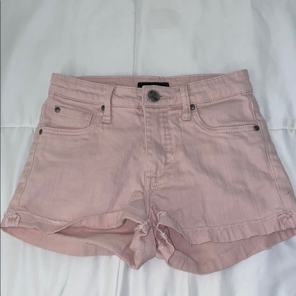 pink shorts
